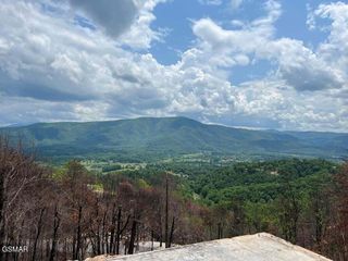 2518 Hatcher Mtn Road, Sevierville, TN 37862