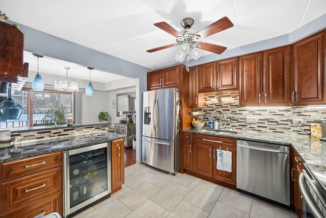 8208 Cobblestone Drive 1B, Palos Hills, IL 60465