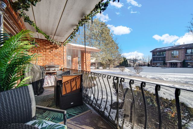 8208 Cobblestone Drive 1B, Palos Hills, IL 60465