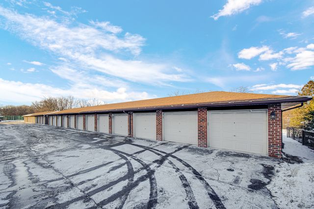 8208 Cobblestone Drive 1B, Palos Hills, IL 60465