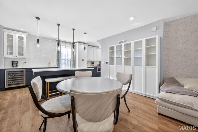 6918 Dartmouth Avenue, University City, MO 63130