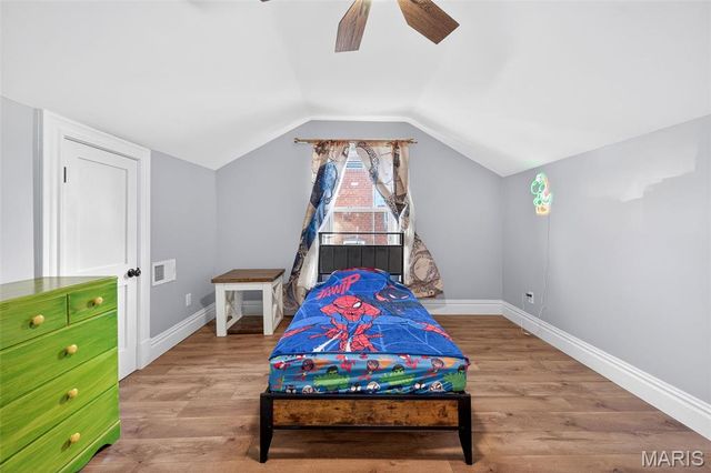 6918 Dartmouth Avenue, University City, MO 63130