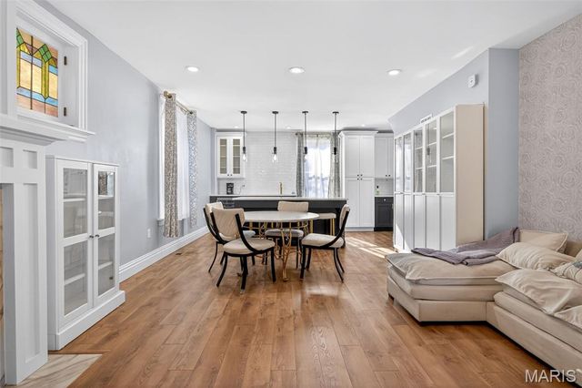 6918 Dartmouth Avenue, University City, MO 63130