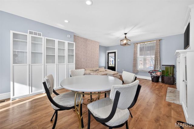 6918 Dartmouth Avenue, University City, MO 63130