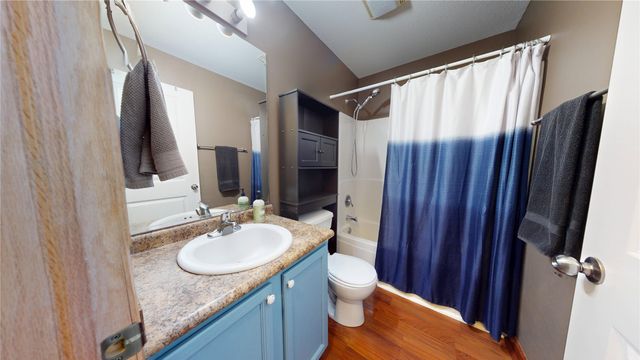 3013 SW Sharmin Lane, Ankeny, IA 50023