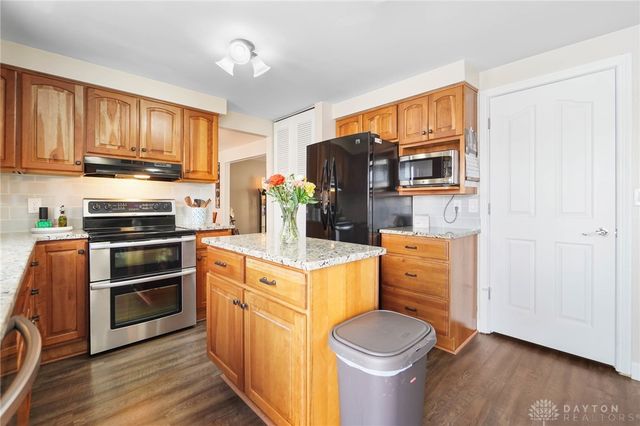 1810 Carlyle Drive, Piqua, OH 45356