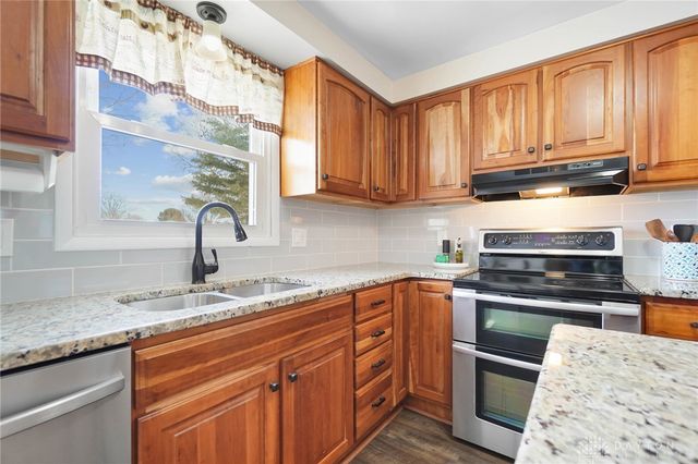 1810 Carlyle Drive, Piqua, OH 45356