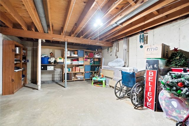 1810 Carlyle Drive, Piqua, OH 45356