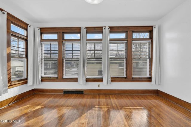 2048 Joffre Avenue, Toledo, OH 43607