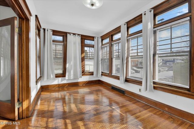 2048 Joffre Avenue, Toledo, OH 43607