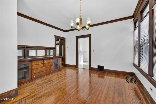 2048 Joffre Avenue, Toledo, OH 43607