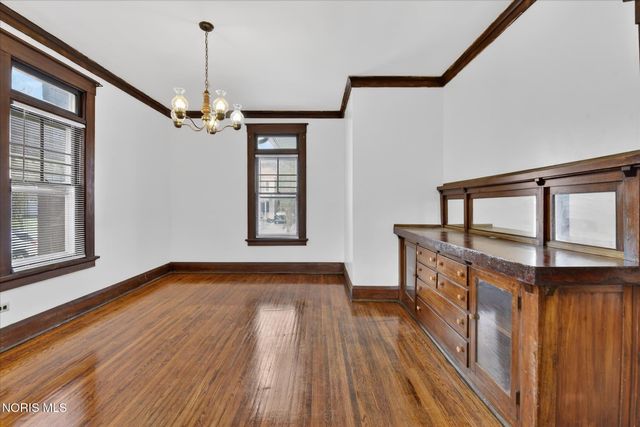 2048 Joffre Avenue, Toledo, OH 43607