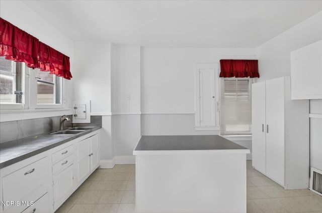 2048 Joffre Avenue, Toledo, OH 43607