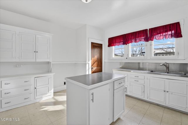 2048 Joffre Avenue, Toledo, OH 43607