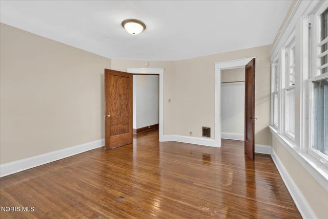 2048 Joffre Avenue, Toledo, OH 43607