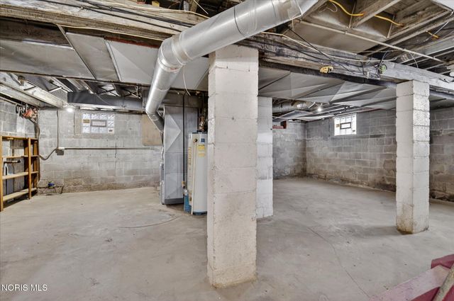 2048 Joffre Avenue, Toledo, OH 43607