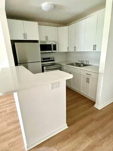 203 Easthampton I, West Palm Beach, FL 33417