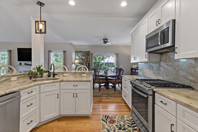 618 Bourne Rd, Plymouth, MA 02360