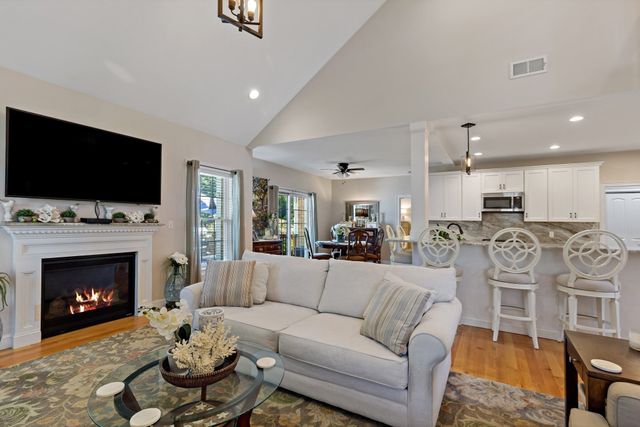 618 Bourne Rd, Plymouth, MA 02360