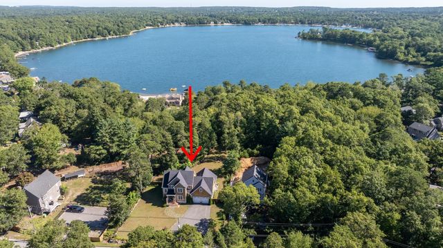 618 Bourne Rd, Plymouth, MA 02360