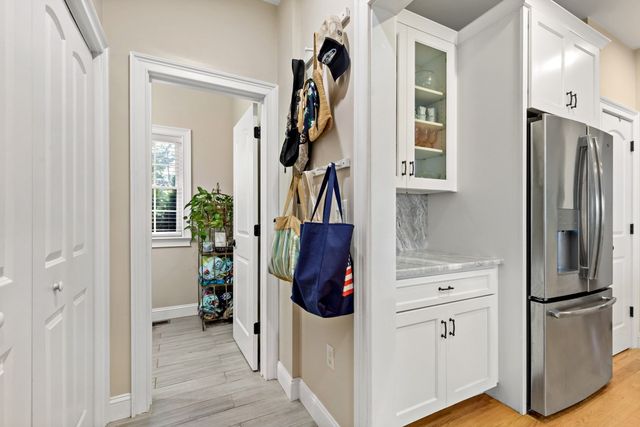 618 Bourne Rd, Plymouth, MA 02360