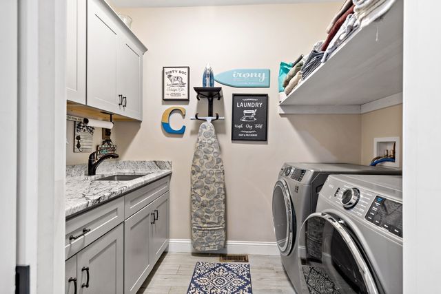 618 Bourne Rd, Plymouth, MA 02360