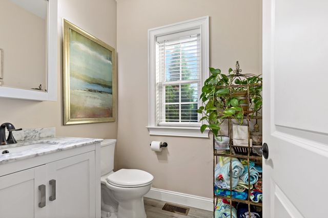 618 Bourne Rd, Plymouth, MA 02360
