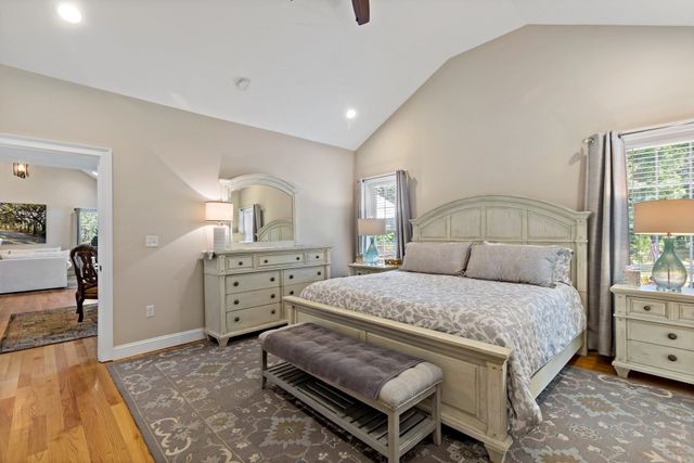 618 Bourne Rd, Plymouth, MA 02360