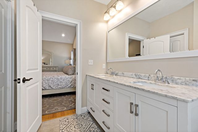 618 Bourne Rd, Plymouth, MA 02360