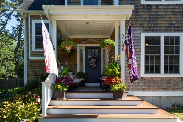 618 Bourne Rd, Plymouth, MA 02360