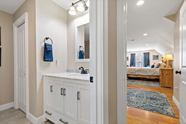 618 Bourne Rd, Plymouth, MA 02360