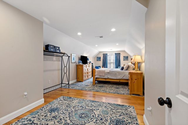 618 Bourne Rd, Plymouth, MA 02360