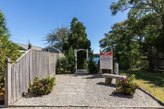 618 Bourne Rd, Plymouth, MA 02360