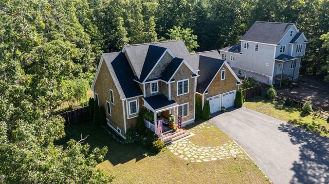 618 Bourne Rd, Plymouth, MA 02360