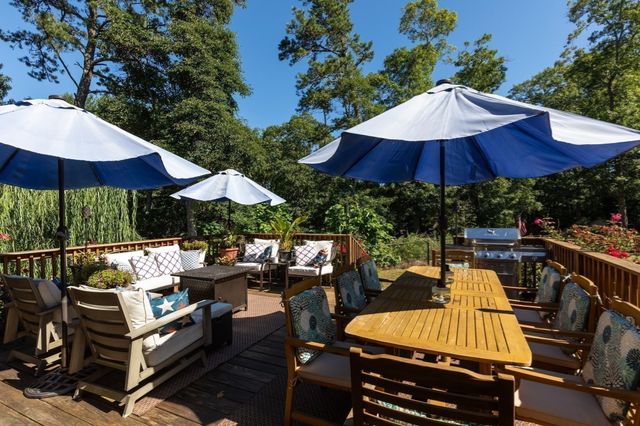 618 Bourne Rd, Plymouth, MA 02360