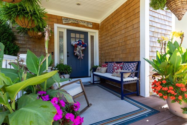 618 Bourne Rd, Plymouth, MA 02360