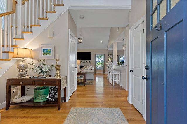 618 Bourne Rd, Plymouth, MA 02360