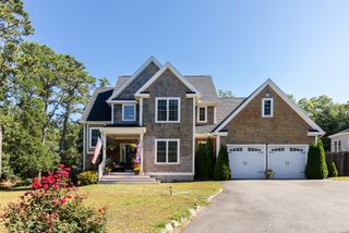 618 Bourne Rd, Plymouth, MA 02360