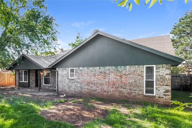 6807 Cricket Canyon Road, Oklahoma City, OK 73162