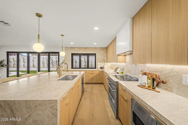 5110 E LE MARCHE Avenue, Scottsdale, AZ 85254