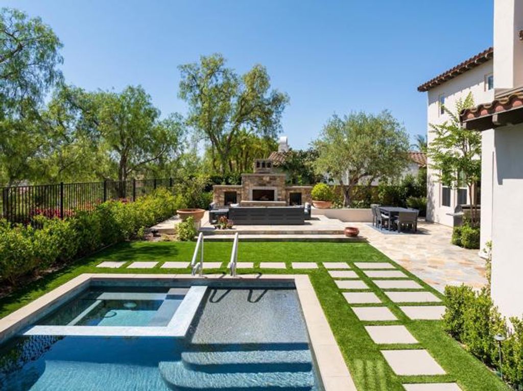 7425 Rancho Cabrillo Trail, San Diego, CA 92127