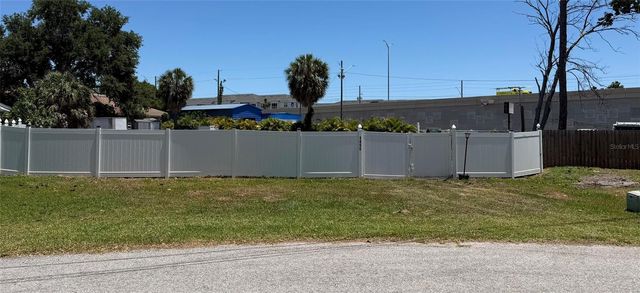 1455 LACONIA DRIVE E, Clearwater, FL 33764