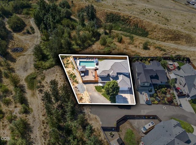 232 Willow Springs Drive, Talent, OR 97540