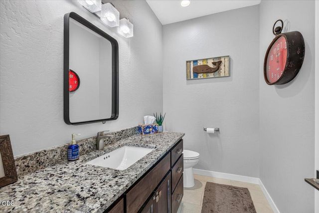 232 Willow Springs Drive, Talent, OR 97540