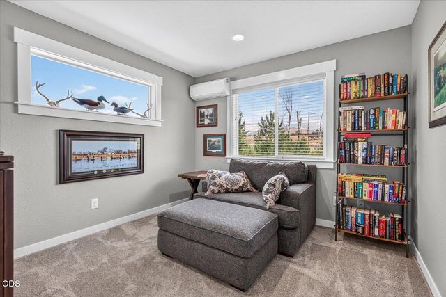 232 Willow Springs Drive, Talent, OR 97540