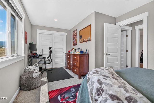232 Willow Springs Drive, Talent, OR 97540