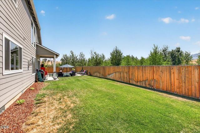 232 Willow Springs Drive, Talent, OR 97540