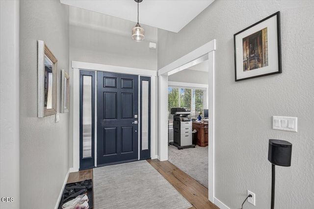 232 Willow Springs Drive, Talent, OR 97540