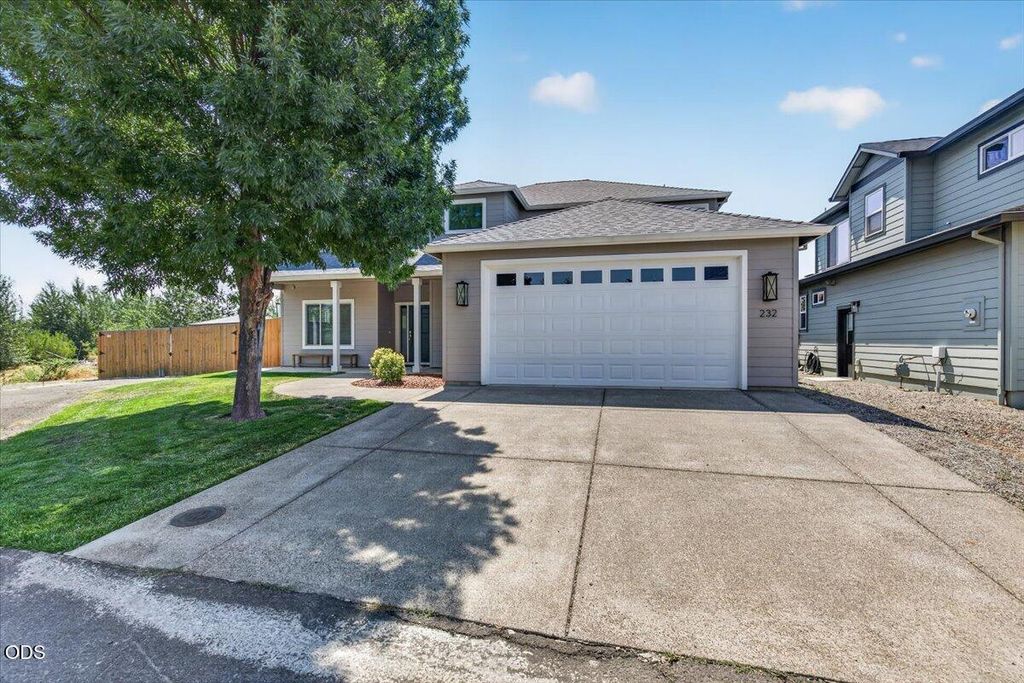 232 Willow Springs Drive, Talent, OR 97540