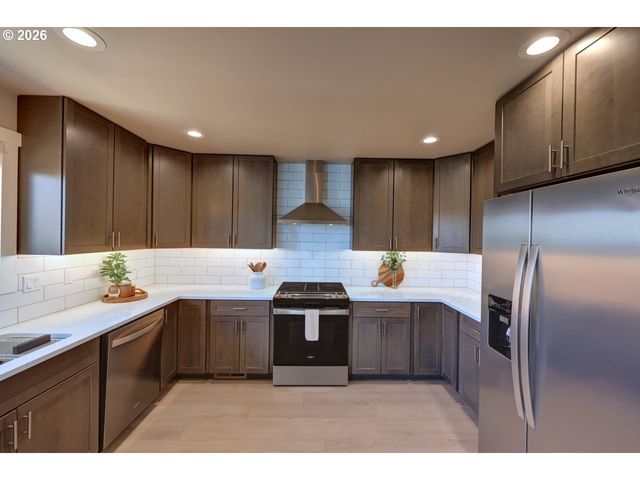 35692 BELLA RIDGE Loop, Astoria, OR 97103